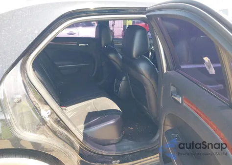 2013 Chrysler 300 Motown z USA, uszkodzony, nr VIN 2C3CCAAGXDH556439